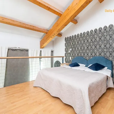 Apartment Daily - Luxury Loft